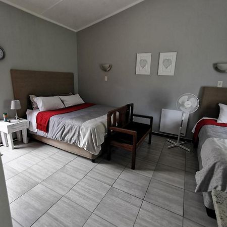 Stew S Room Polokwane Luaran gambar