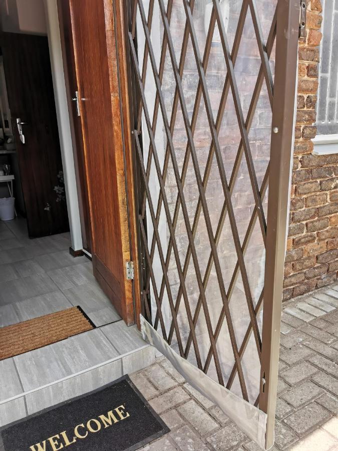 Stew S Room Polokwane Luaran gambar