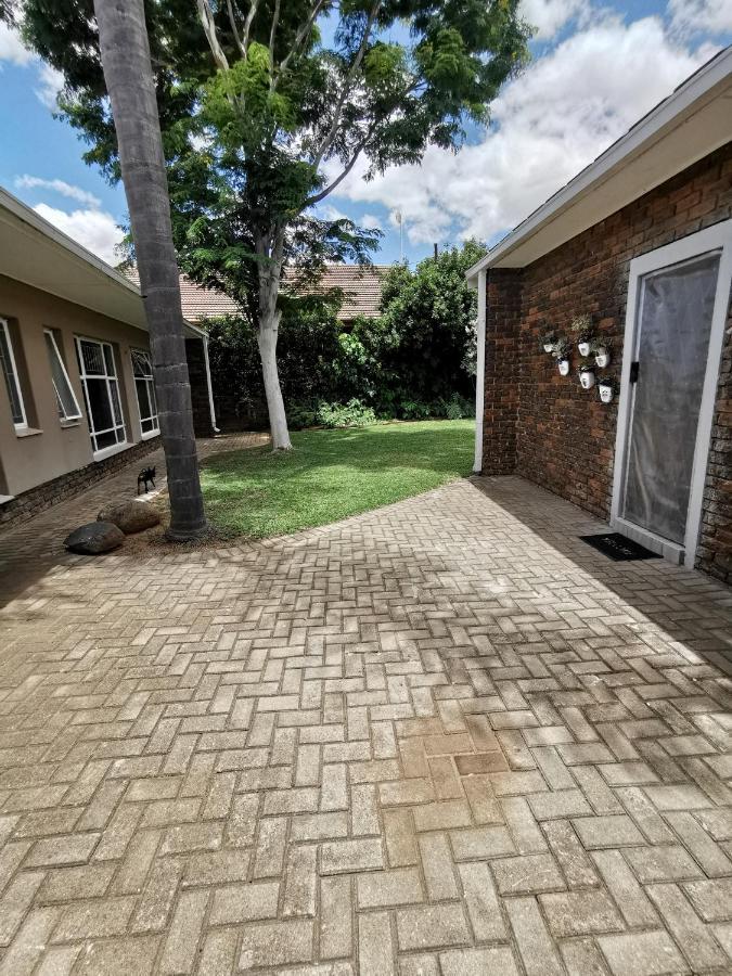 Stew S Room Polokwane Luaran gambar